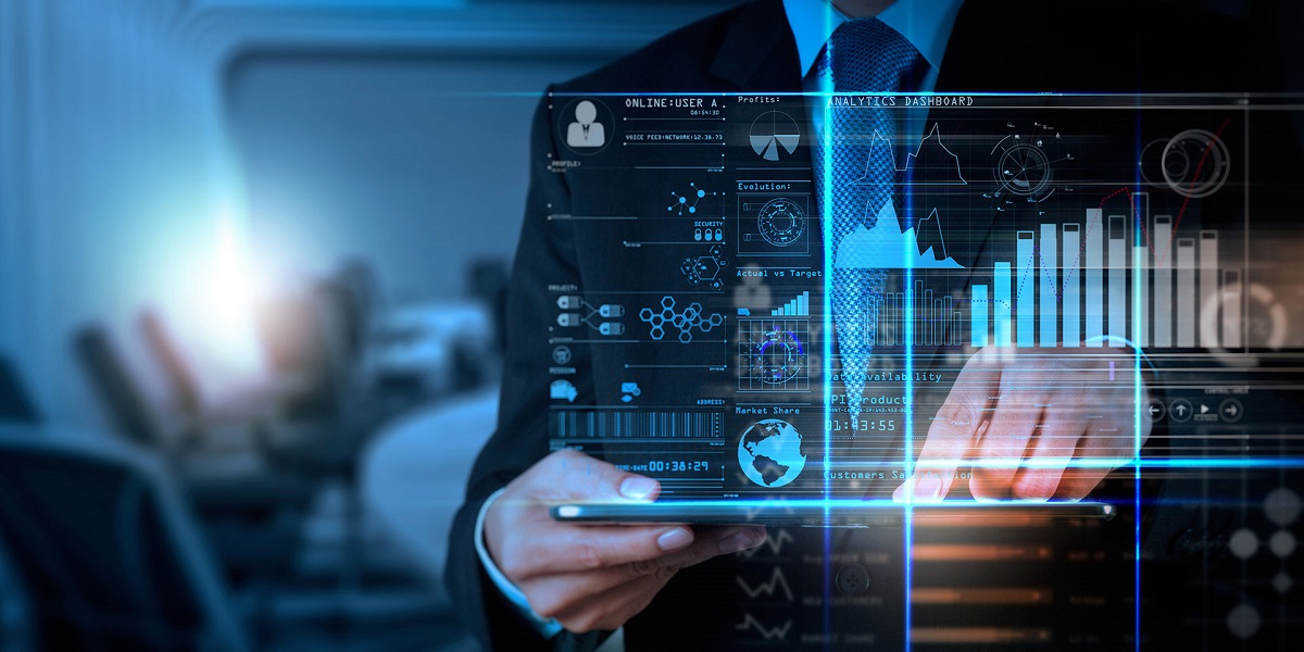 Homme utilisant tablette avec interface graphique futuriste.